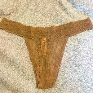 Victoria’s Secret/ Pink thongs